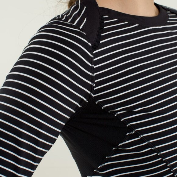 Lululemon Base Runner Long Sleeve In Parallel Stripe Black White / Black Size 4 - Picture 2 of 7